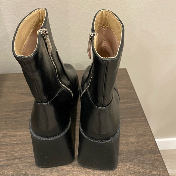 Like New Princess Polly Boots - Size 9 - Picture 8 of 9